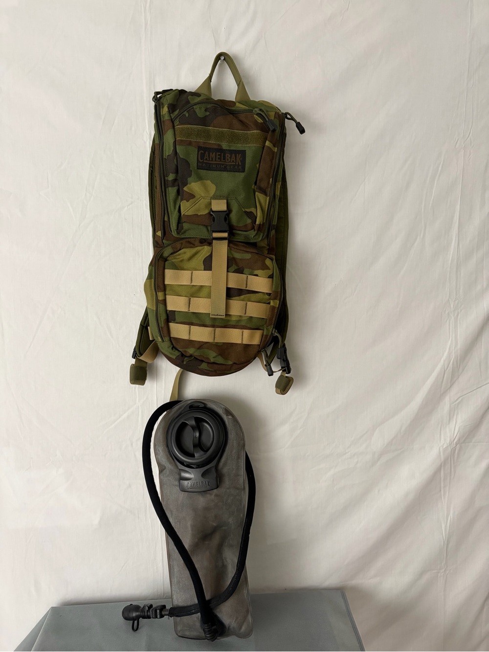 CamelBak Maximum Gear Camo Hydration Pack Backpack (F183)